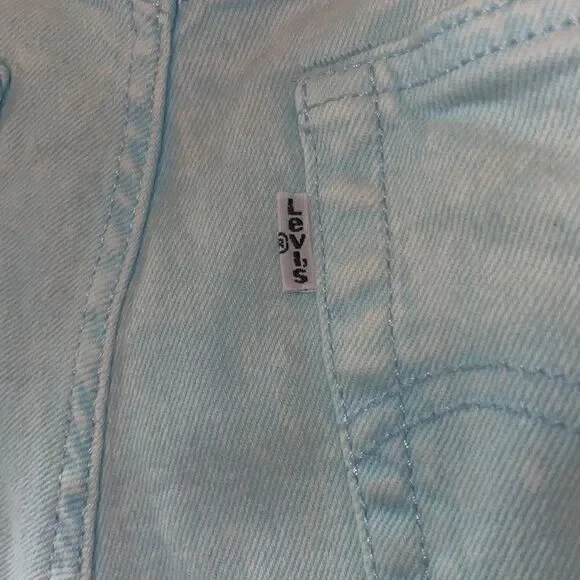 Levi’s wedgie Jean shorts  - Picture 6 of 6